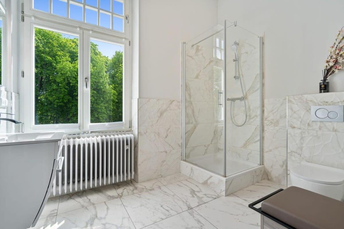 Room W Shared Bathroom&Kitchen In Luxury Villa ลักเซมเบิร์ก ภายนอก รูปภาพ